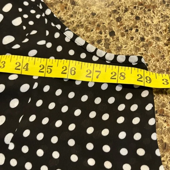 Sleeveless Black & White Polka Dot Blouse - Picture 6 of 6